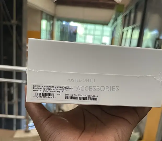 Apple 61W USB-C Power Adapter - 1