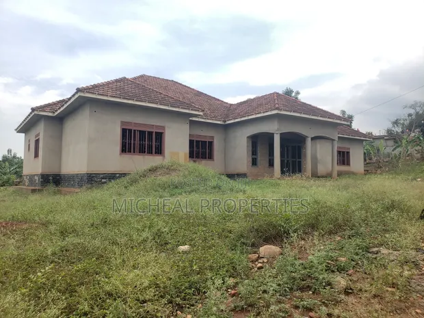 4 Bedroom House for Sale in Masoli, Gayaza Road, Kawempe - 1