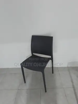 High Interest Plastic Chairs for Office and Dining
