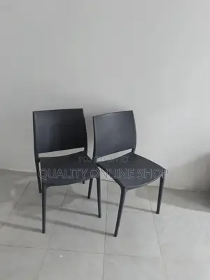 Modern Plastic Chairs for Bars & Offices