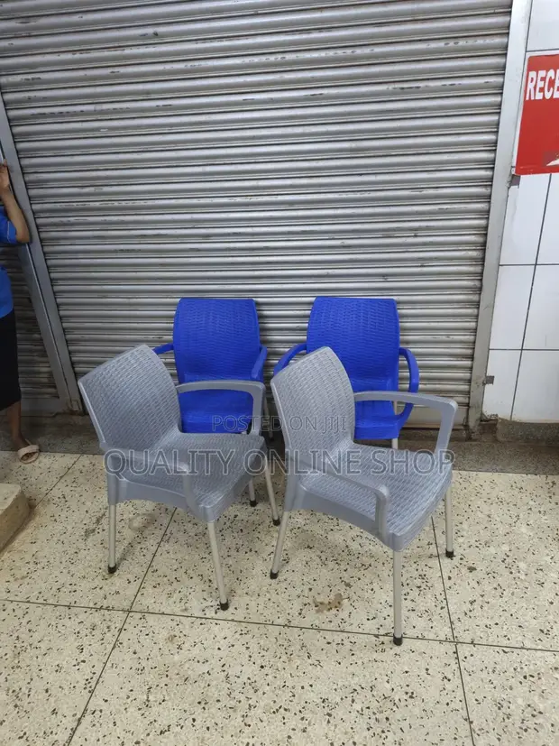 1pc Stackable Portable Plastic Chairs - 1