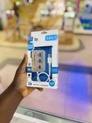 7-in-1 USB 3.0/3.1 Hub and Card Reader