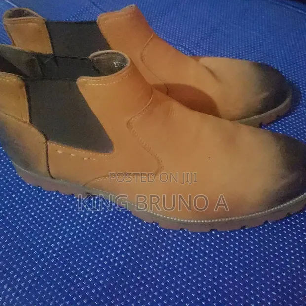 Timberland Classic Boots - Men's Size 42-44 - 1