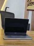Apple MacBook Pro 2019 13" - i5, 8GB RAM, 256GB SSD - 2