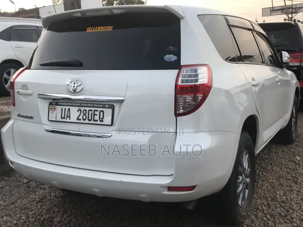 Toyota Vanguard 2009 White - 1