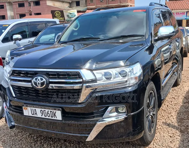 Toyota Land Cruiser 2018 Black - 1