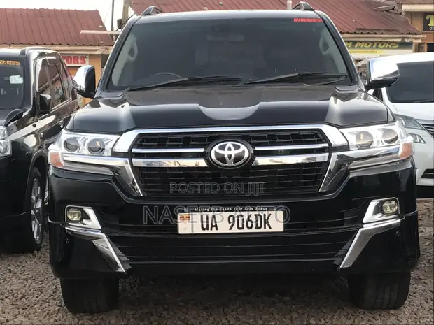 Toyota Land Cruiser Prado 2016 Black - 1