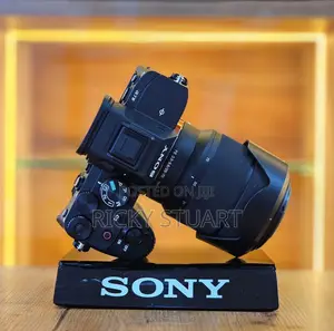 Sony Alpha a7 IV Full-Frame Mirrorless Camera with 28-70mm Lens