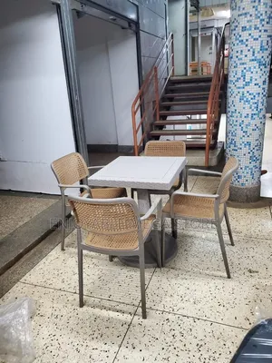 Plastic Dining Table and Chairs Set for Cafes/Bars/Restaurants