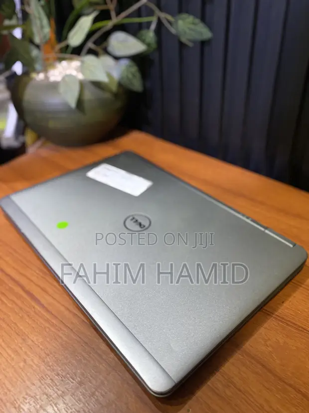 Dell Latitude E7240 Laptop - 1