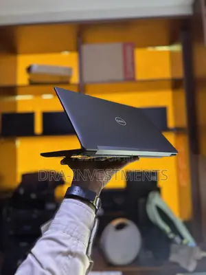 Dell Latitude 7390 Laptop - Core i5, 8GB RAM, 256GB SSD