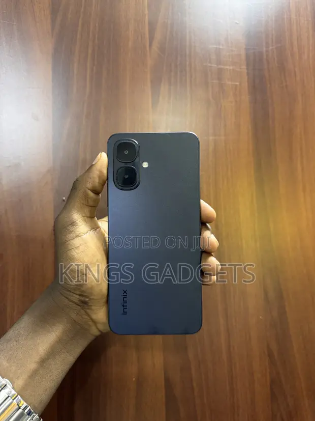 Infinix Smart 10 64GB Black - 1