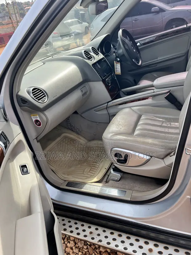 Mercedes-Benz M Class ML 350 4Matic 2011 Silver - 1