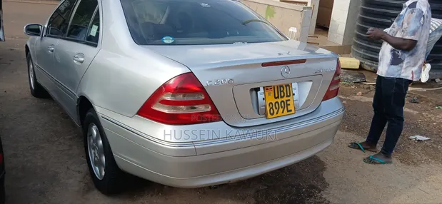 Mercedes-Benz C200 2004 Silver - 1