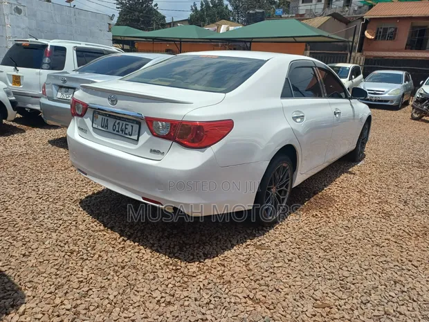 Toyota Mark X 2.5 RWD 2009 White - 1