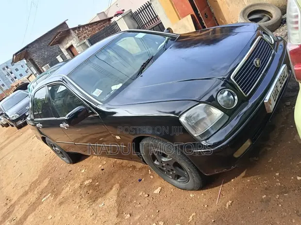 Toyota Progress 2004 Black - 1
