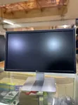 Dell 22-Inch Full HD Monitor (DP/VGA) - 1