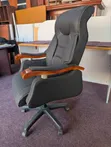 Rotating and Adjustable Executive Office Chair - 1