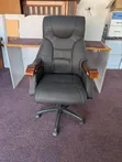 Rotating and Adjustable Executive Office Chair - 2