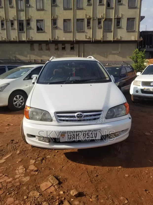 Toyota Ipsum 2000 White - 1