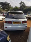Toyota Ipsum 2000 White - 2
