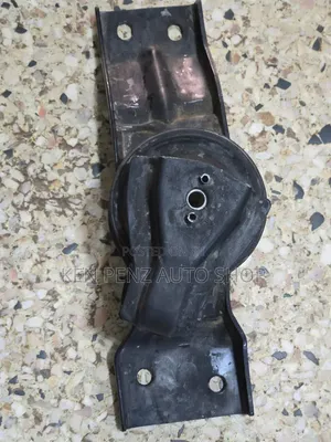 Mitsubishi Pajero IO Lower Engine Mounting (Used)