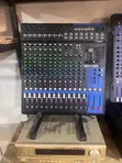 Yamaha MG16XU 16-Channel Analog Mixer - 1