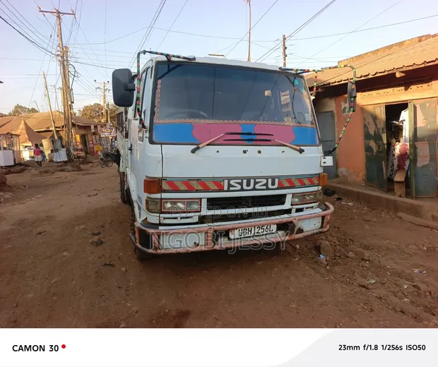 Isuzu Foward Truck UBH - 1992 - 1