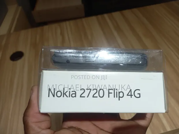 New Nokia 2720 Flip 4G Black - 1