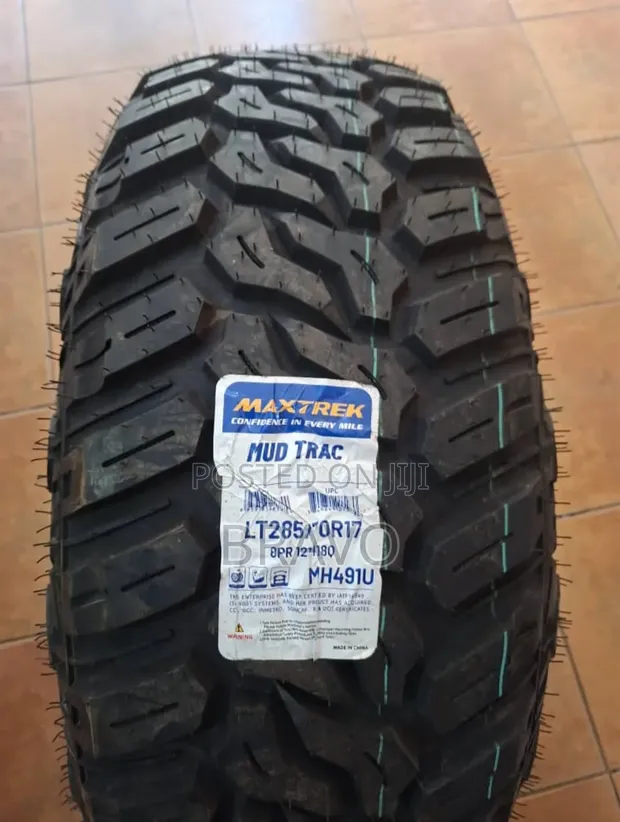 285/70R17 Mud Terrain Tyres - 1