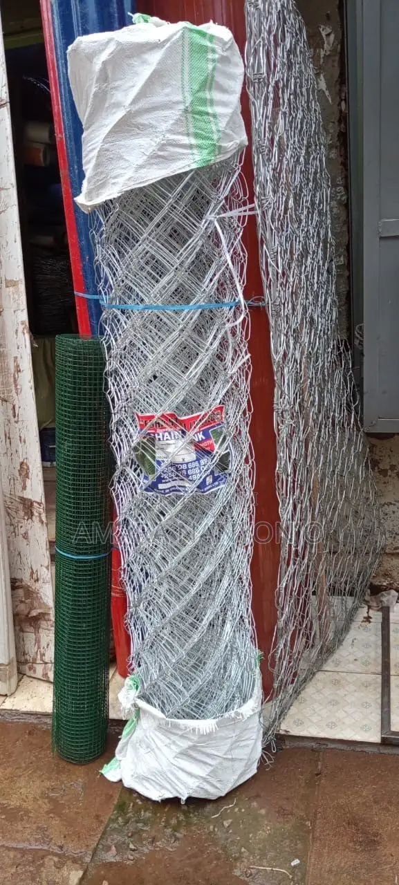 Galvanized Chain-Link Fence Wire Mesh (6ft x 50ft, 3mm) - 1