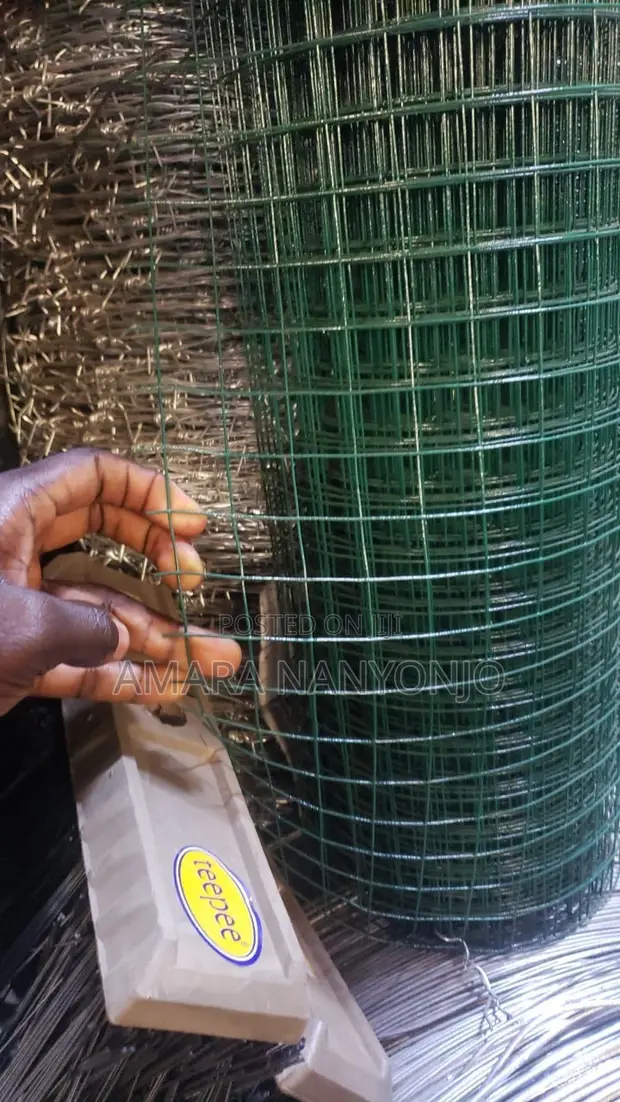Green Coated Welded Wire Mesh 4ft x 25m - 1