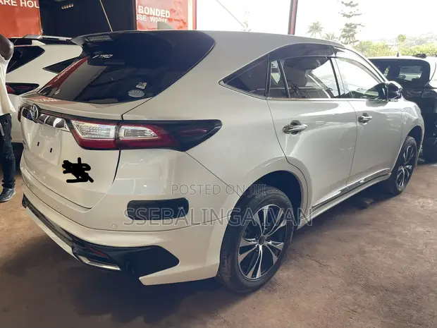 Toyota Harrier 2017 White - 1
