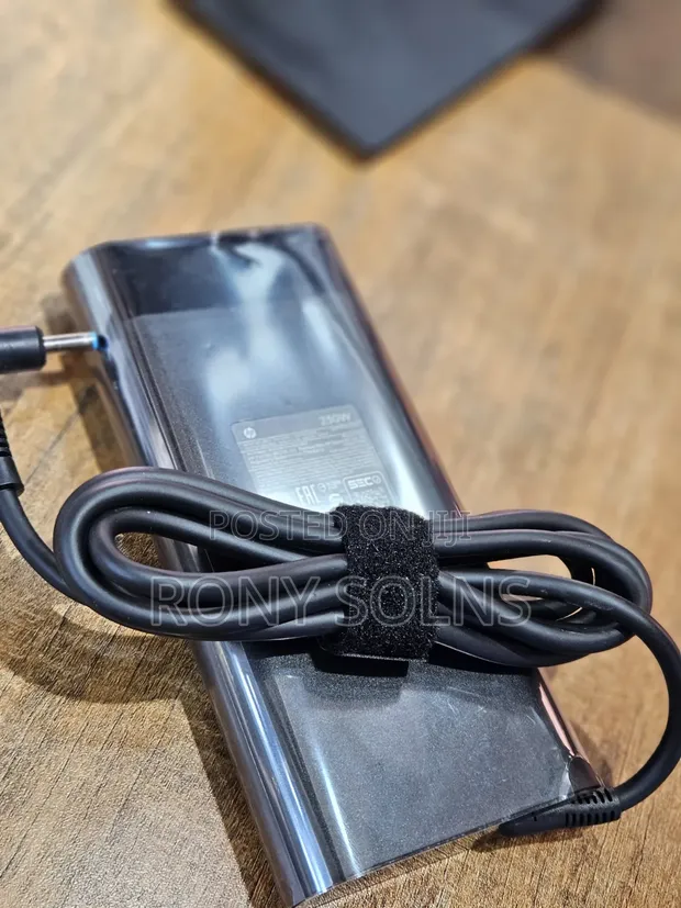 HP Bluepin 230W Laptop Charger - 1