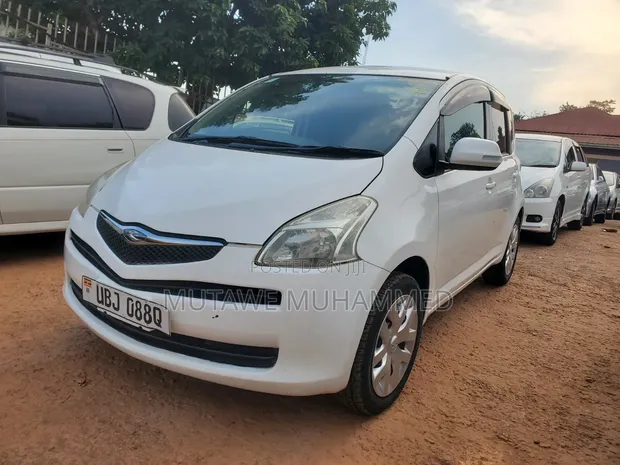 Toyota Ractis 2008 White - 1