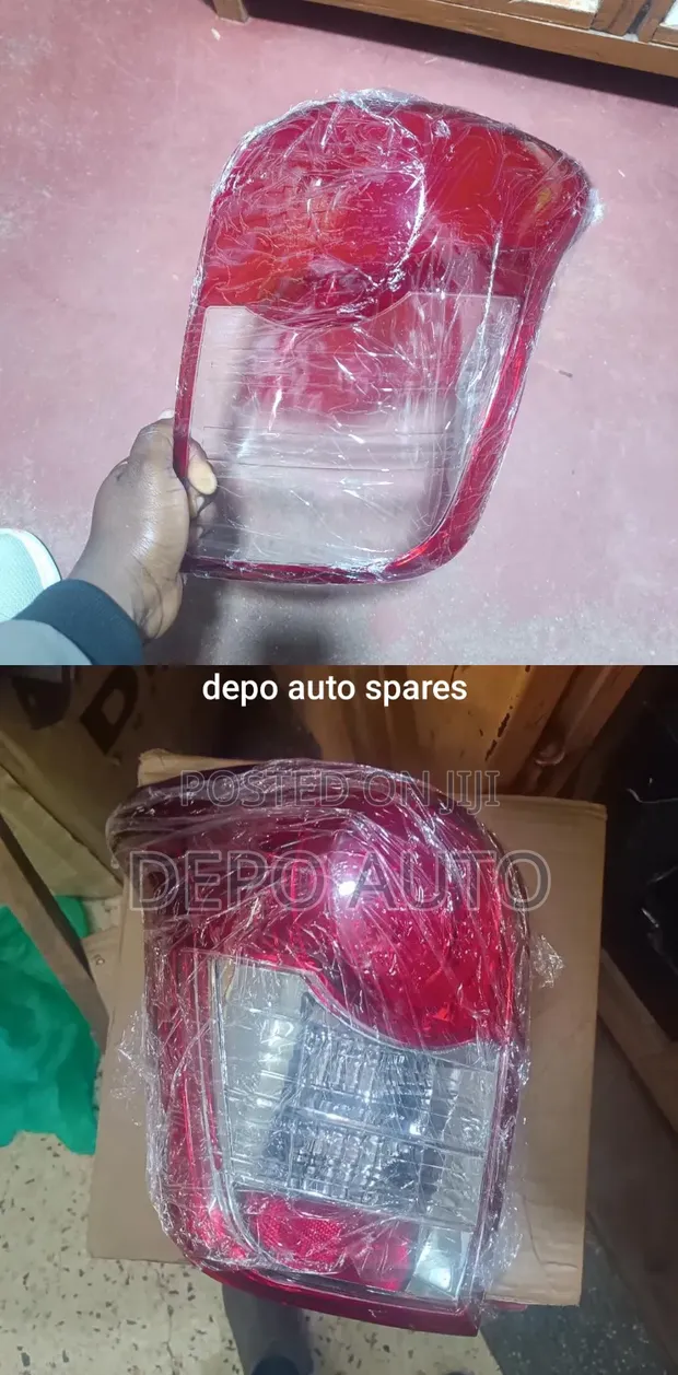 Toyota Corolla Fielder Taillamp Lens (2010) - 1