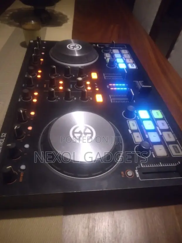 Numark Traktor Controller - 1