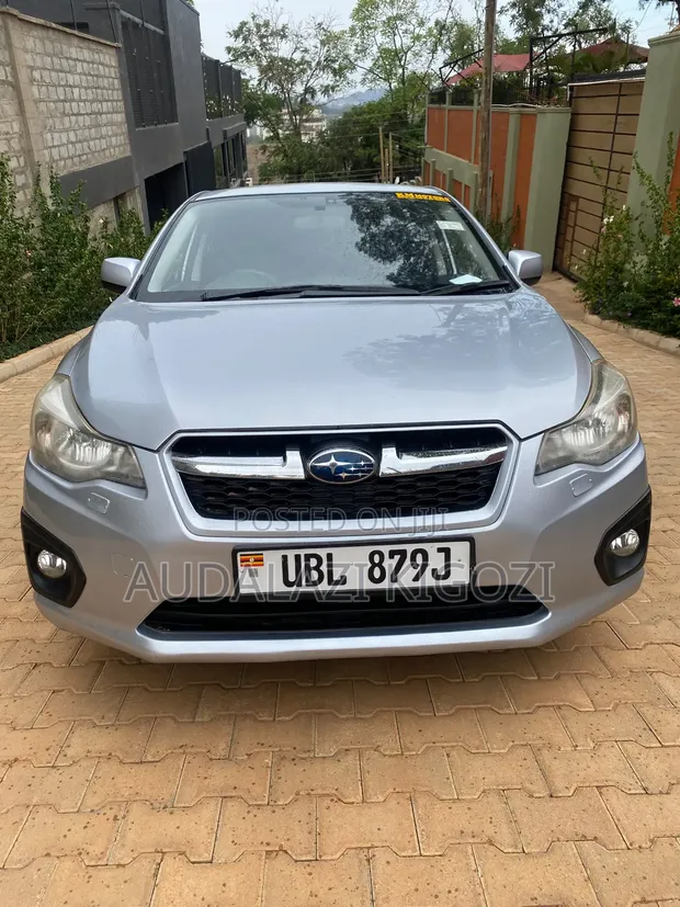 Subaru Impreza 2014 Silver - 1