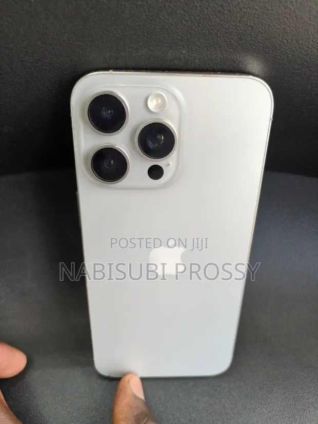 Apple iPhone 15 Pro Max 256GB Gray - 1
