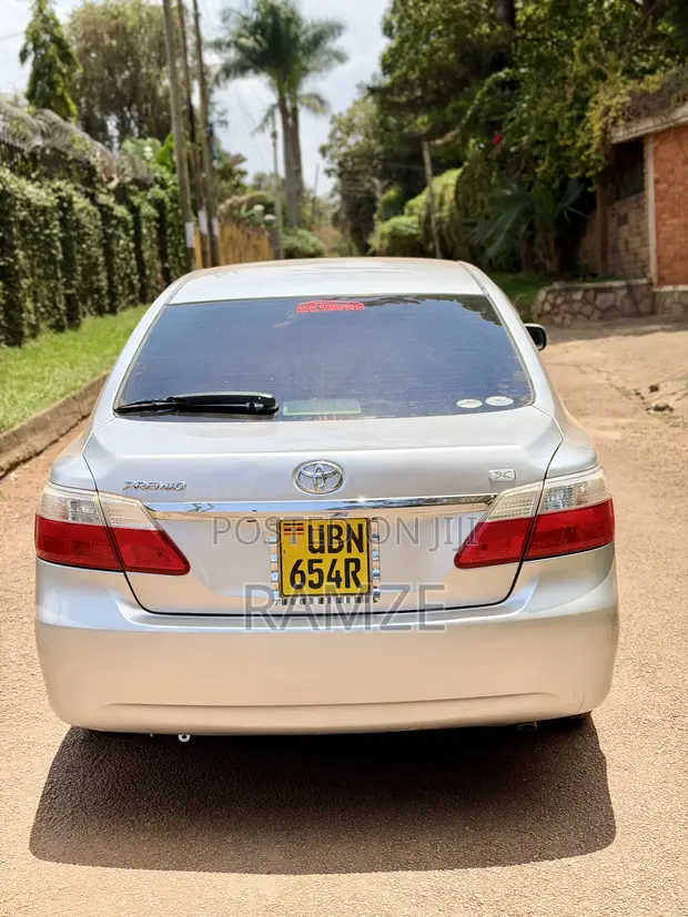 Toyota Premio 2010 Silver - 1