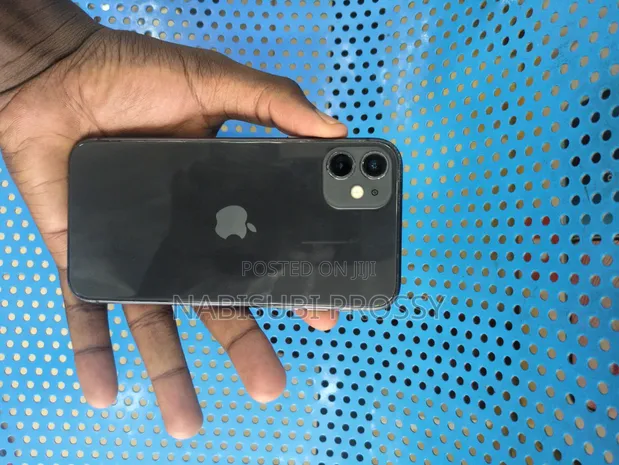 Apple iPhone 11 128GB Black - 1