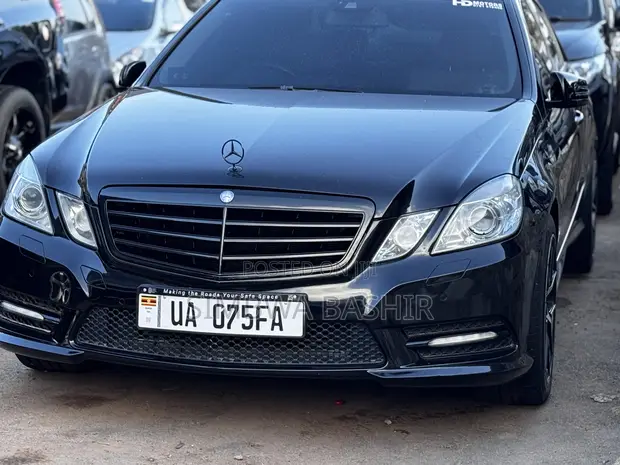 Mercedes-Benz E250 2012 Black - 1