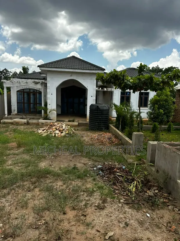 3 Bedroom House for Sale in Gayaza Kiwenda, Kawempe - 1