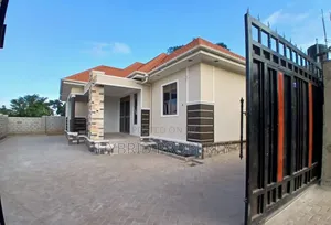 4 Bedroom Apartment for Sale in Wakiso Town
