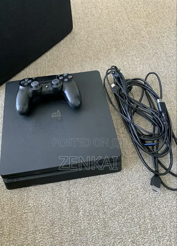 Used Sony PlayStation 4 - 1