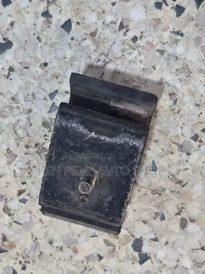 Mitsubishi Pajero IO 1998-2000 Engine Mounting