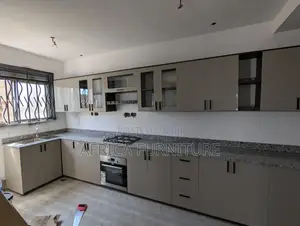 Modern Fitted Kitchen Design