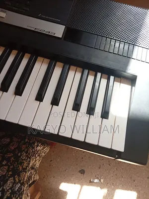 Yamaha 61-Key Electronic Keyboard