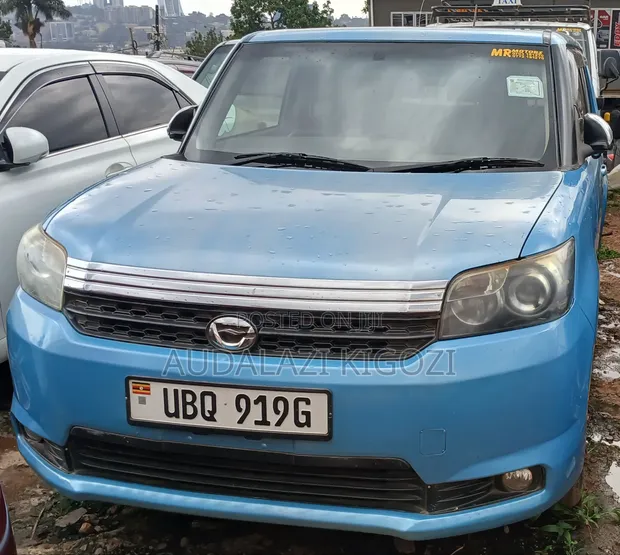 Toyota Corolla Rumion 2011 Blue - 1