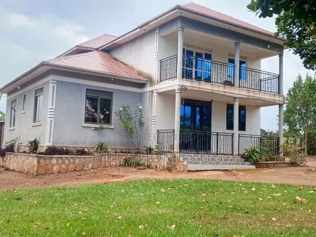 5 Bedroom House for Sale in Gombe - 1